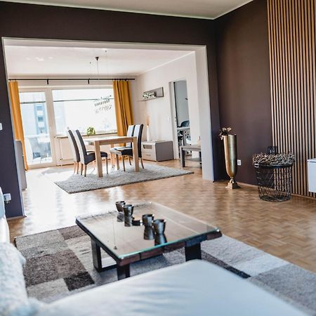 Me Homes - Grosse Moderne Designer-Wohnung Fuer Urlaub Und Business - Mit Kueche, Buero, Balkon Und 2 Parkplaetzen Μπαϊρόιτ Εξωτερικό φωτογραφία