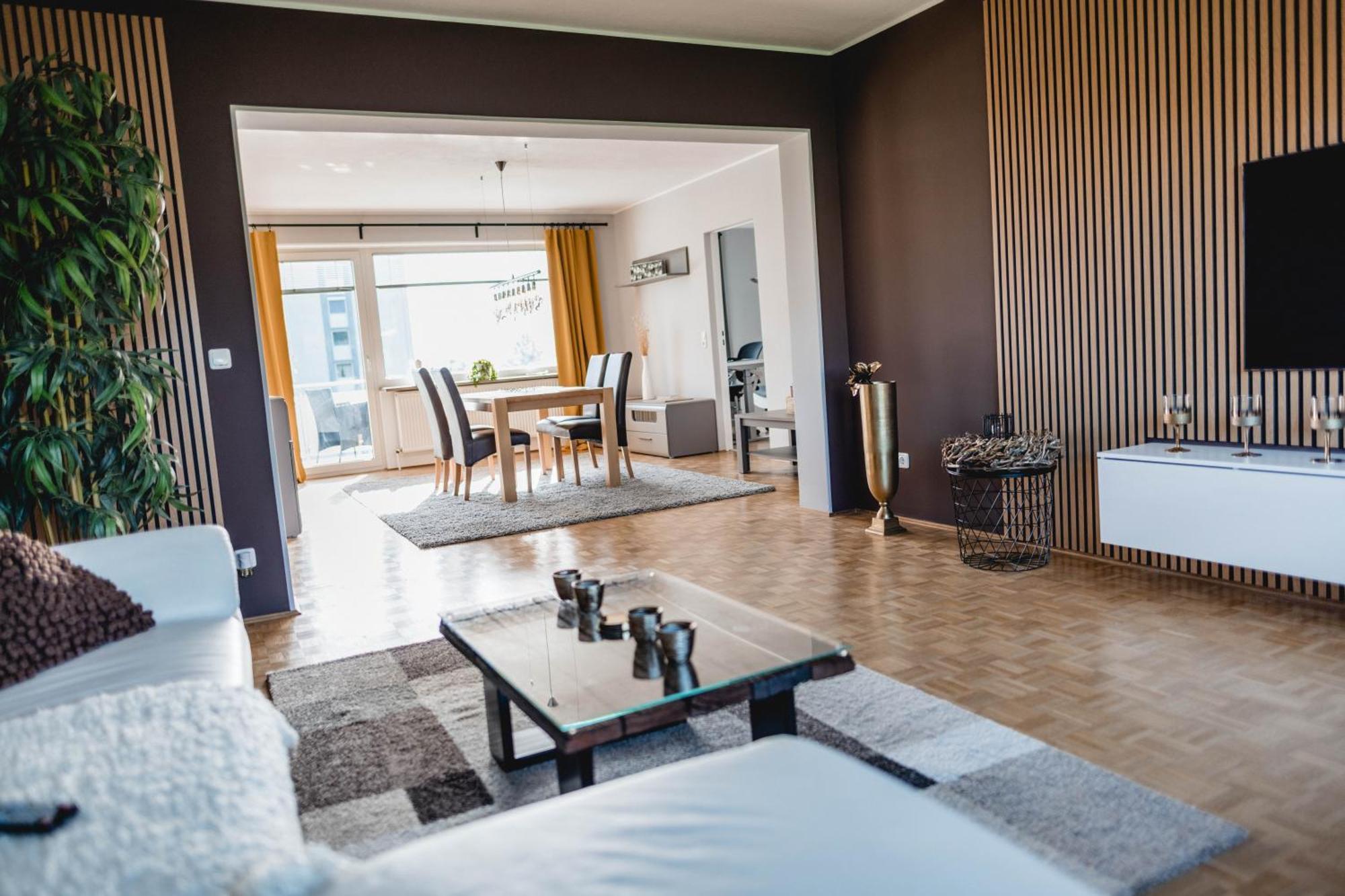 Me Homes - Grosse Moderne Designer-Wohnung Fuer Urlaub Und Business - Mit Kueche, Buero, Balkon Und 2 Parkplaetzen Μπαϊρόιτ Εξωτερικό φωτογραφία