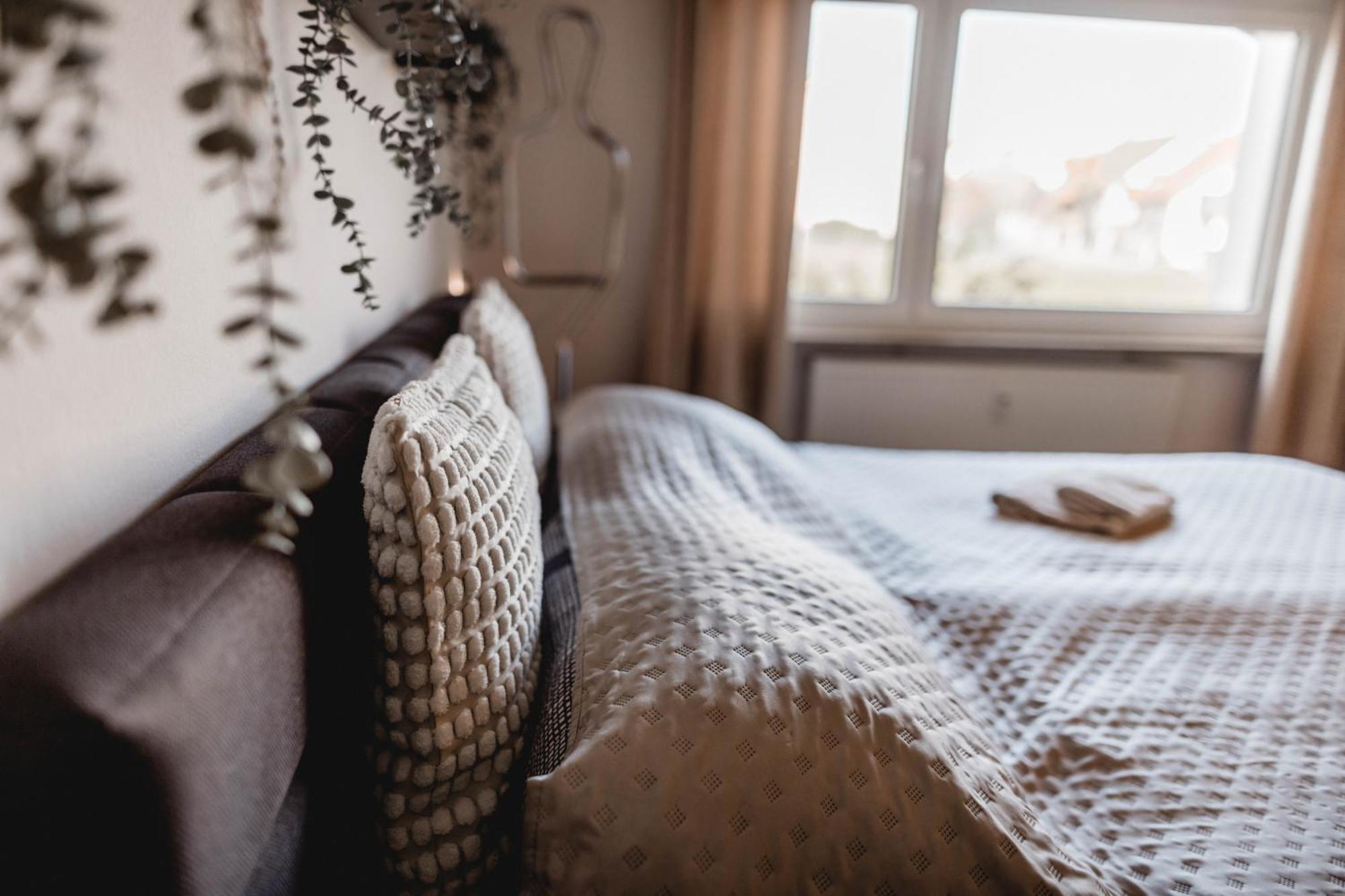 Me Homes - Grosse Moderne Designer-Wohnung Fuer Urlaub Und Business - Mit Kueche, Buero, Balkon Und 2 Parkplaetzen Μπαϊρόιτ Εξωτερικό φωτογραφία